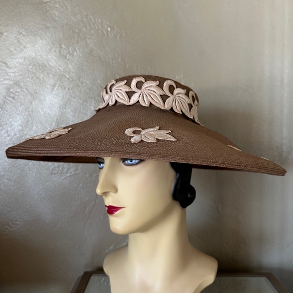 CHARMING 1950s\' BEIGE WIDE BRIM HAT WITH IVORY COLOR APPLIQUES main image 7
